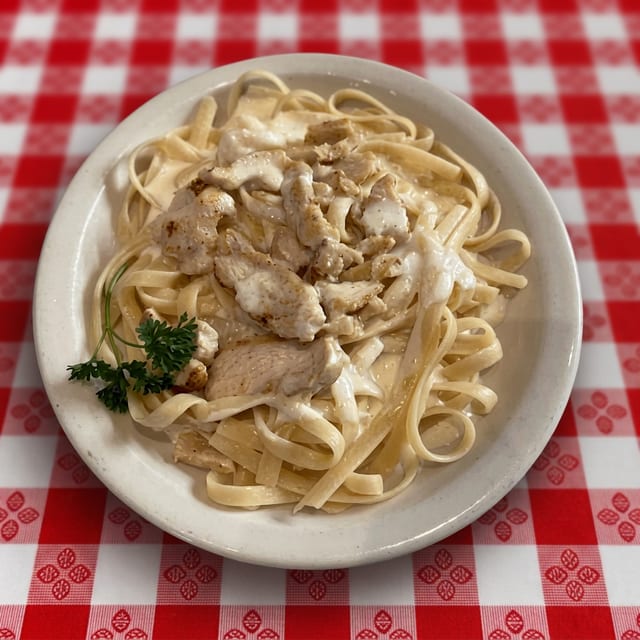 Chick Fettuccine Alfredo Lunch.